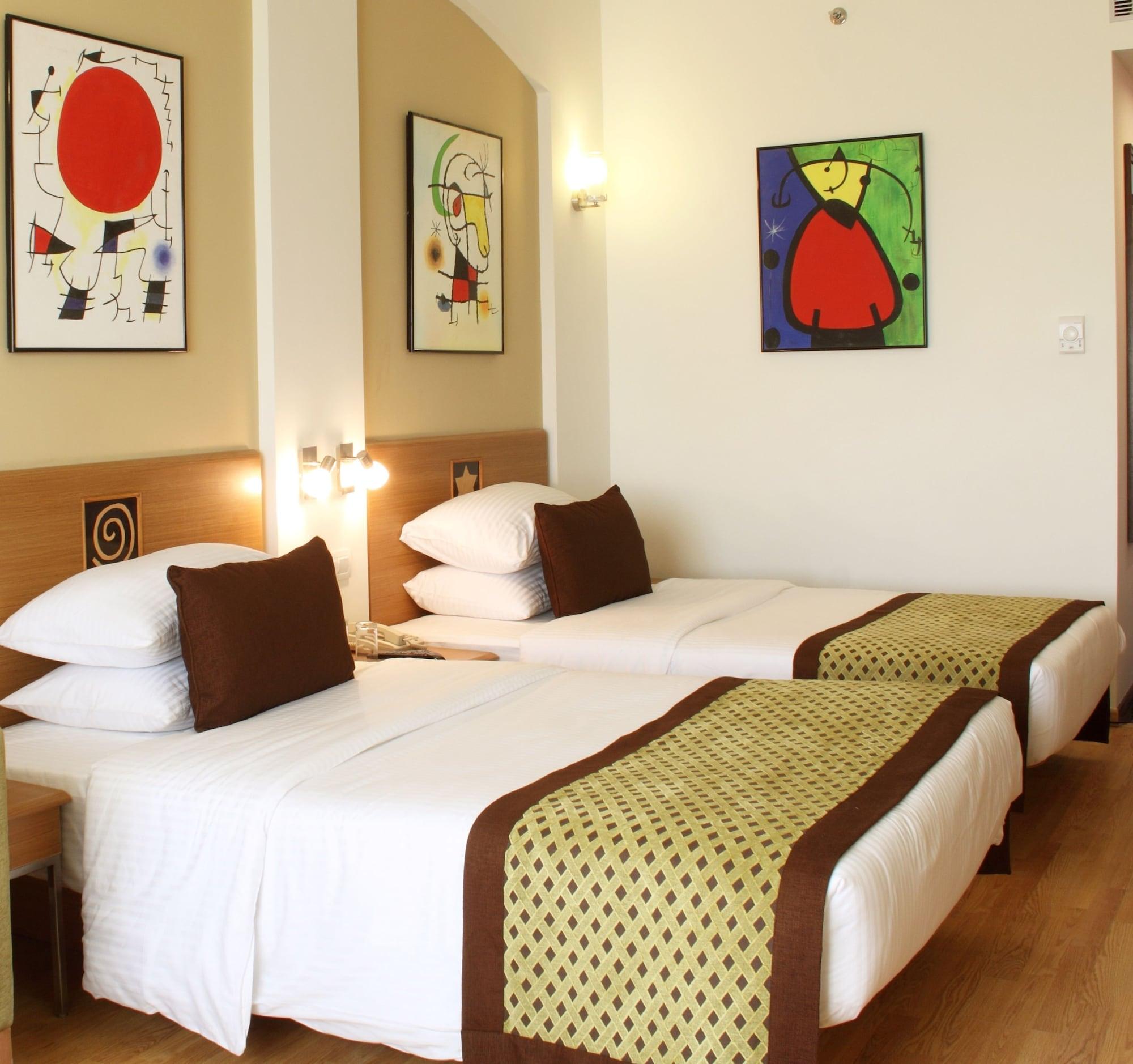 Lemon Tree Hotel Electronics City Bangalore Bagian luar foto