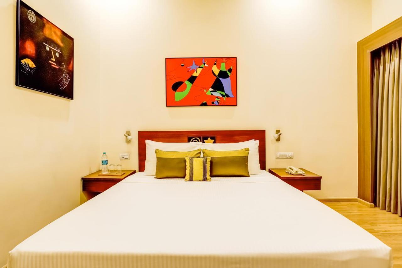Lemon Tree Hotel Electronics City Bangalore Bagian luar foto
