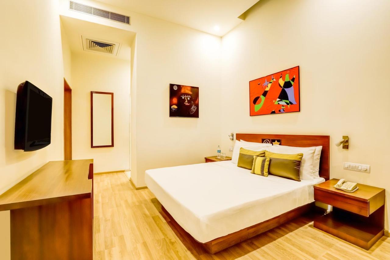 Lemon Tree Hotel Electronics City Bangalore Bagian luar foto