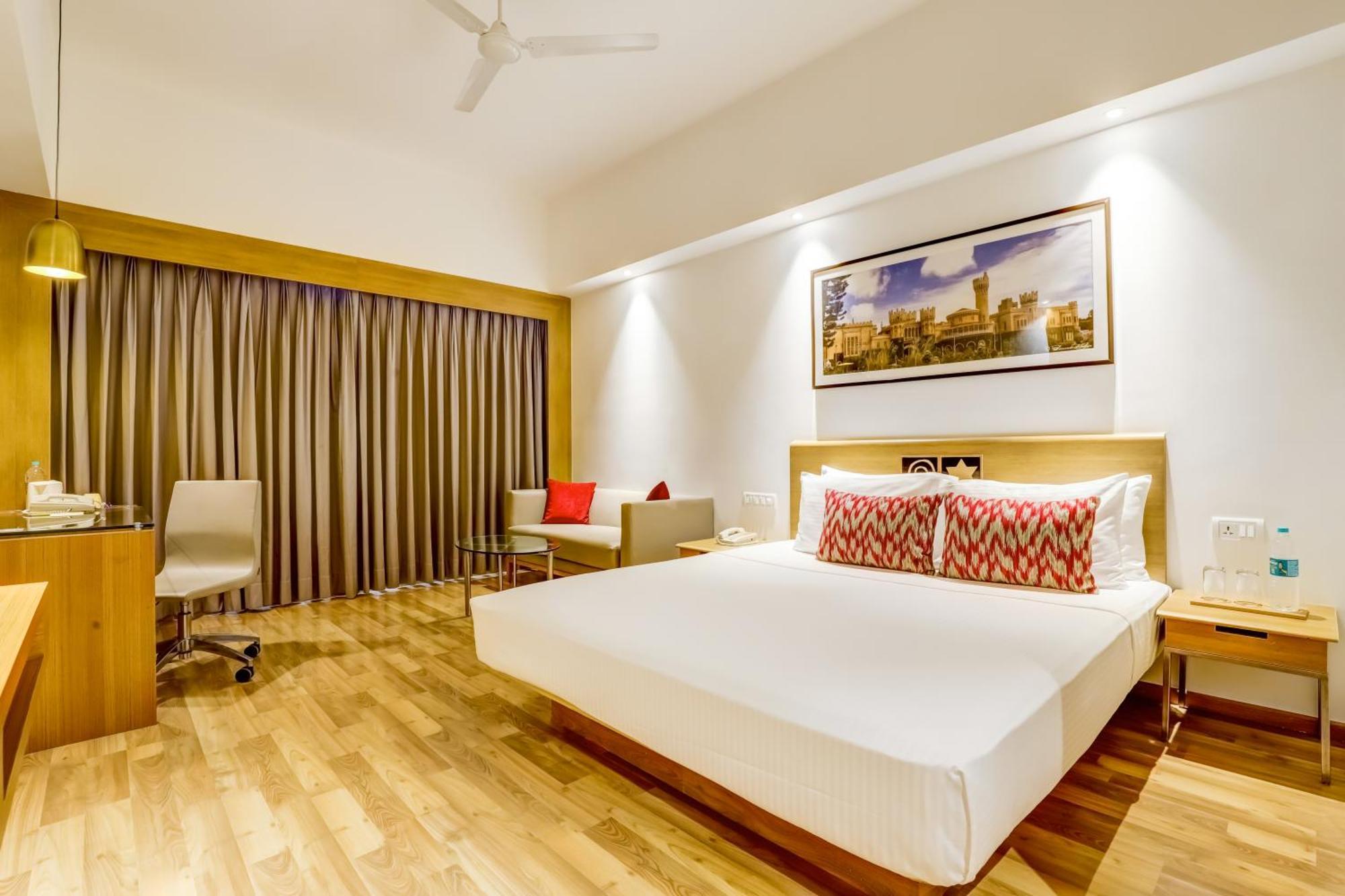 Lemon Tree Hotel Electronics City Bangalore Bagian luar foto