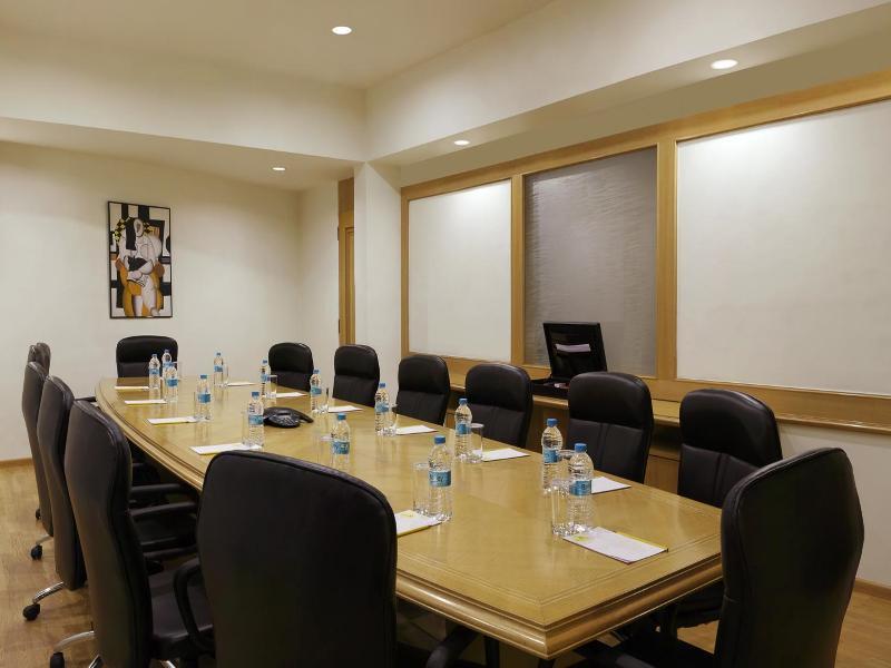 Lemon Tree Hotel Electronics City Bangalore Bagian luar foto