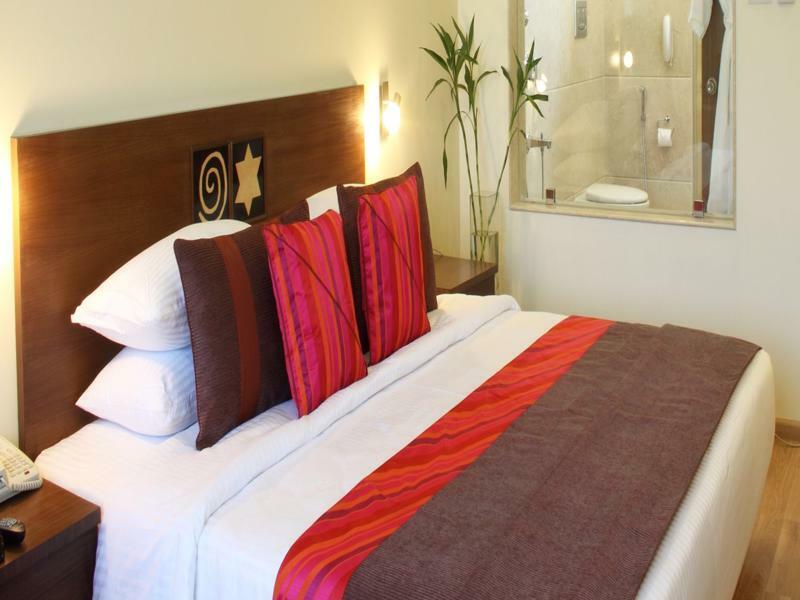 Lemon Tree Hotel Electronics City Bangalore Bagian luar foto